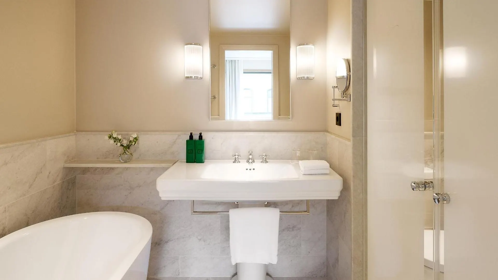 Villa Dahlia Stockholm 4*,  Sweden